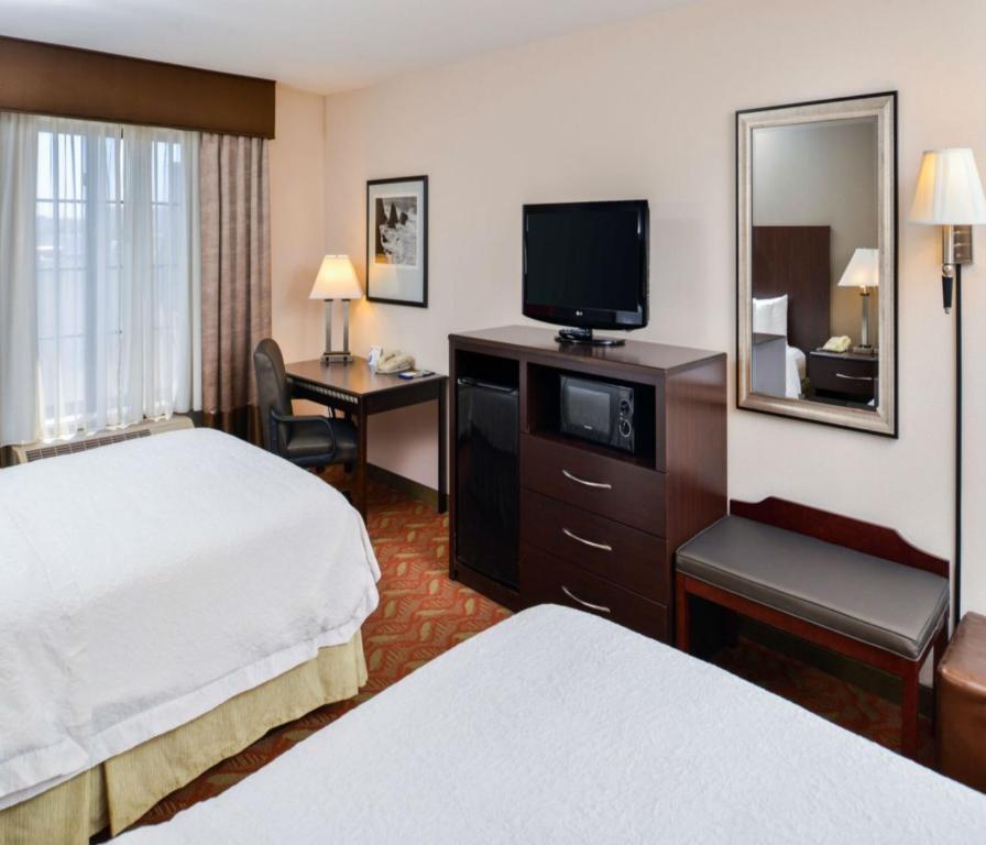 Hampton Inn & Suites San Francisco-Burlingame-Airport South - image 3