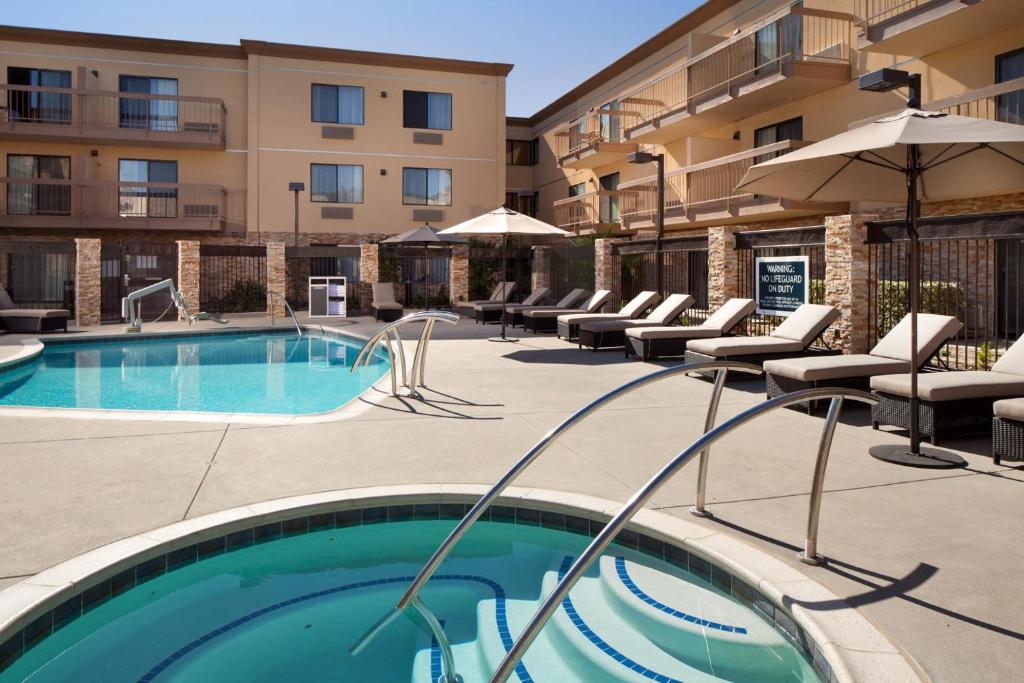 Four Points by Sheraton San Diego - Sea World - image 3