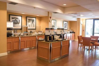 Hampton Inn & Suites Lathrop - image 5