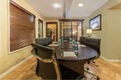 Ramada by Wyndham Mountain View - image 3