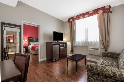 Ramada by Wyndham San Diego Airport - image 5