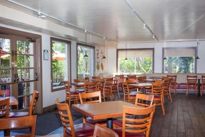 Days Inn by Wyndham San Diego Hotel Circle - image 3
