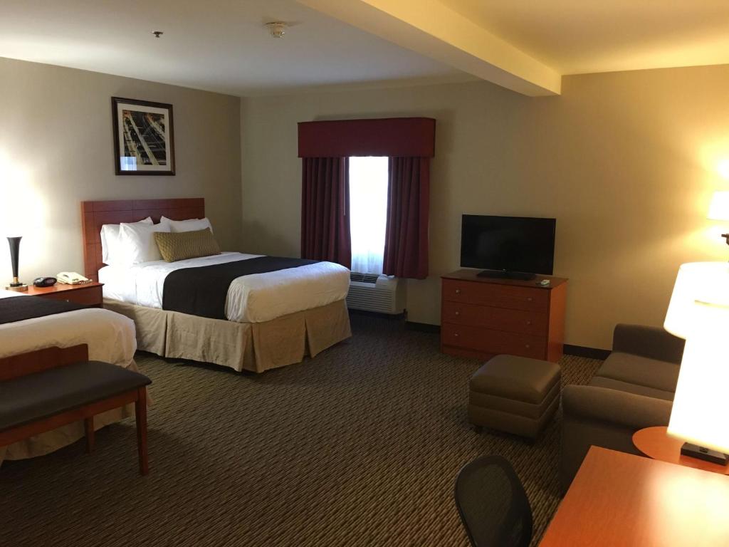 Best Western Plus Arrowhead Hotel - image 3