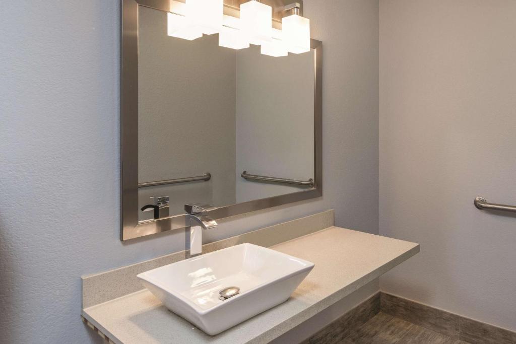 La Quinta by Wyndham San Jose Airport - image 4