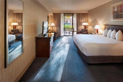 DoubleTree by Hilton Newark-Fremont - image 4