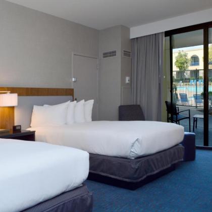DoubleTree by Hilton Newark-Fremont - image 5