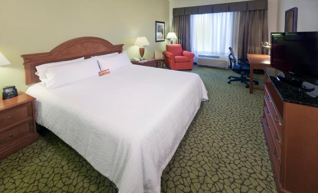 Hilton Garden Inn Ontario Rancho Cucamonga - image 4