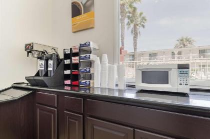 Motel 6-Santa Maria CA - South - image 4
