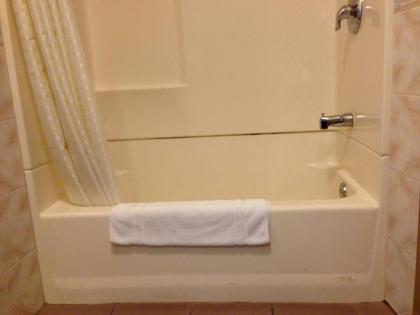 Economy Inn Hollywood - image 2