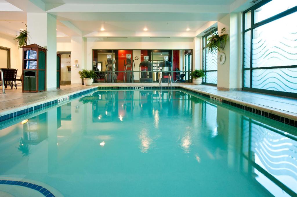 Embassy Suites by Hilton Sacramento Riverfront Promenade - image 4