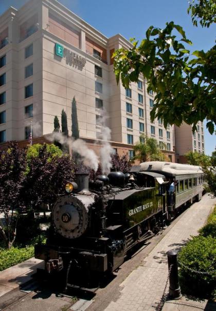 Embassy Suites by Hilton Sacramento Riverfront Promenade - image 5