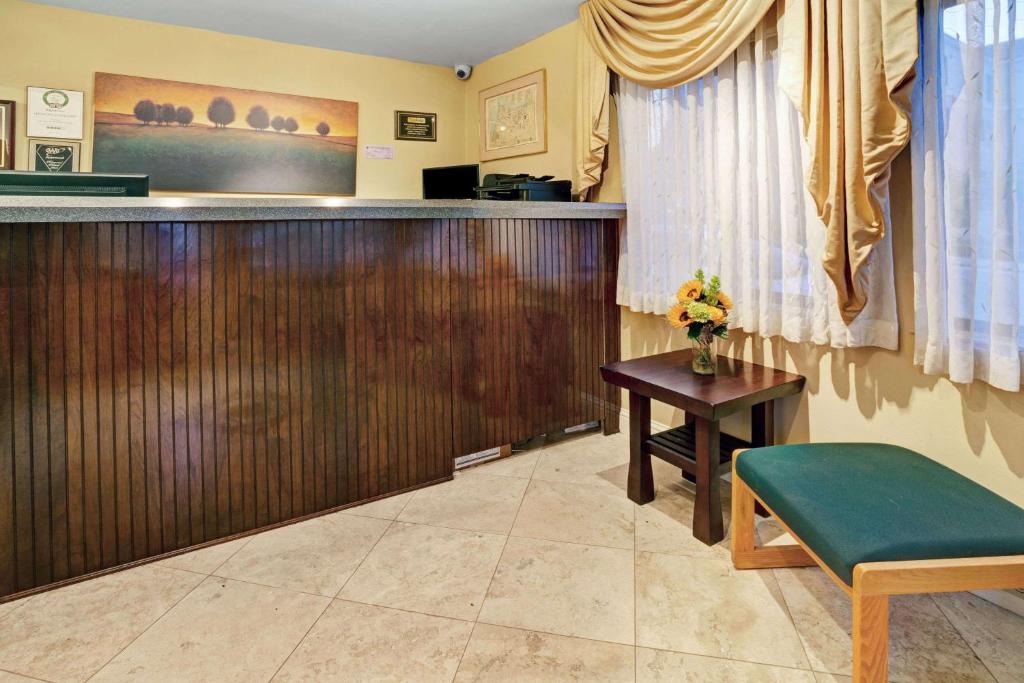 Travelodge by Wyndham Presidio San Francisco - image 4