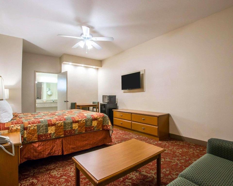 Rodeway Inn Encinitas North - image 2