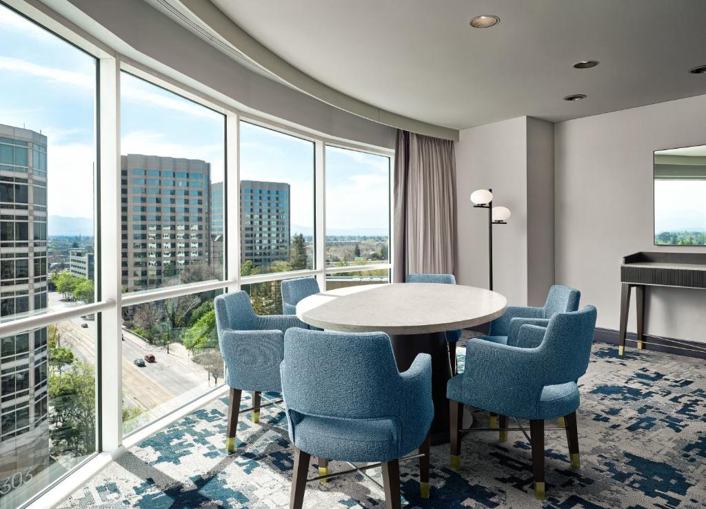 Hilton San Jose - image 5