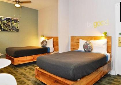 Good Hotel - image 2