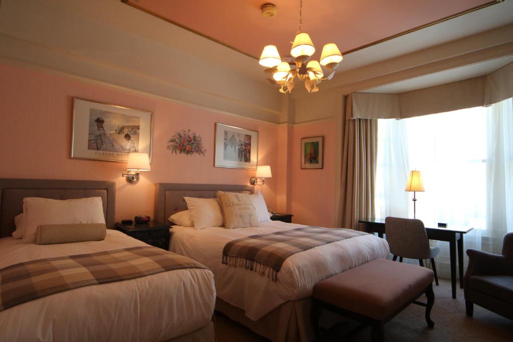 Cornell Hotel de France - image 3