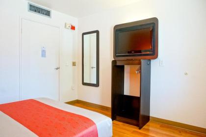 Motel 6-Carlsbad CA Beach - image 4