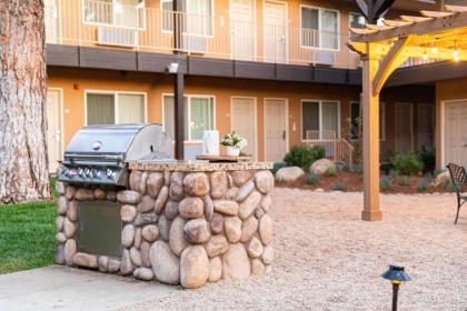 Ayres Lodge Alpine - image 4
