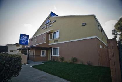 Inn by the sfo - image 3