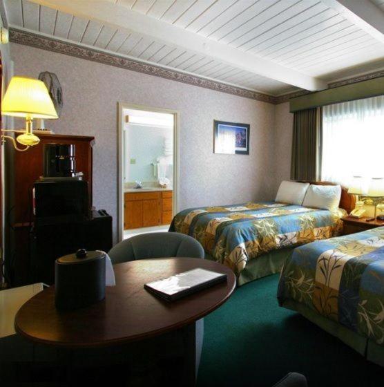 Francisco Bay Inn - image 2