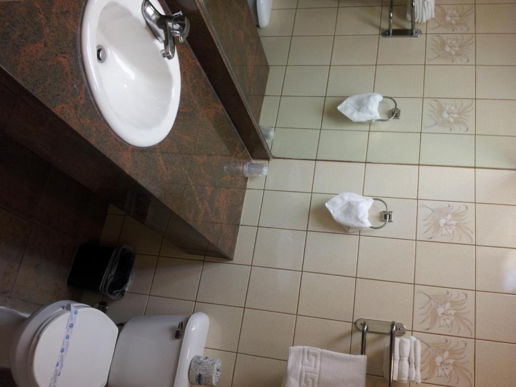 Grant Hotel - image 5