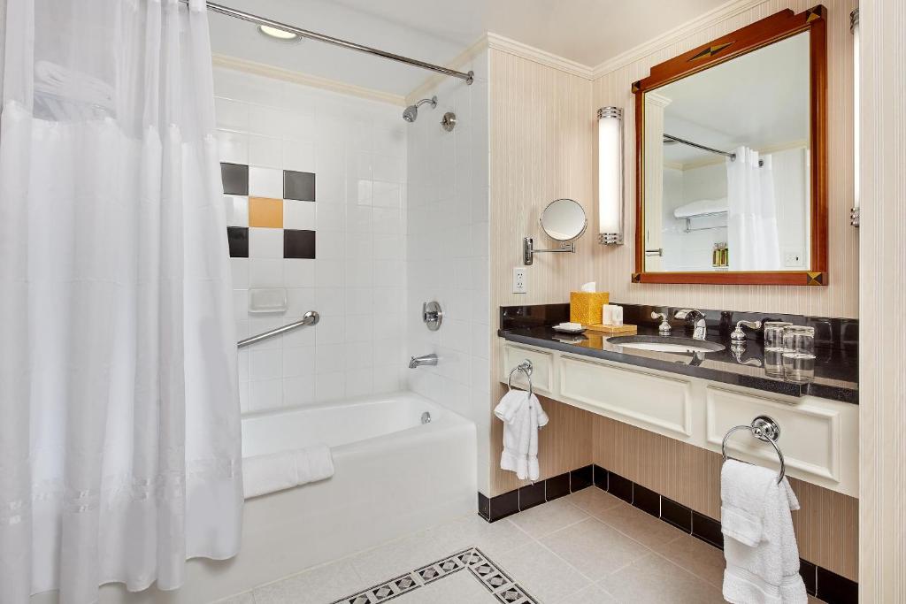 Orchard Hotel - image 4