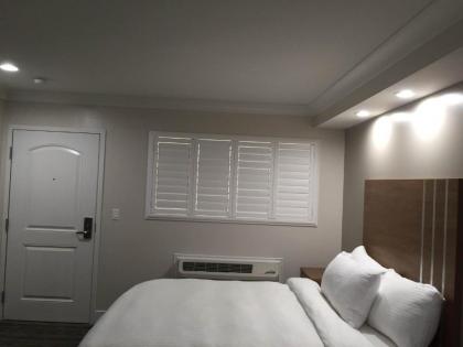 Greenwich Inn - image 4