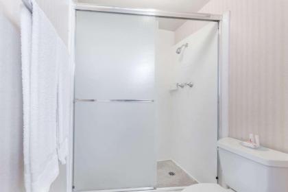 Travelodge by Wyndham San Francisco Airport North - image 2