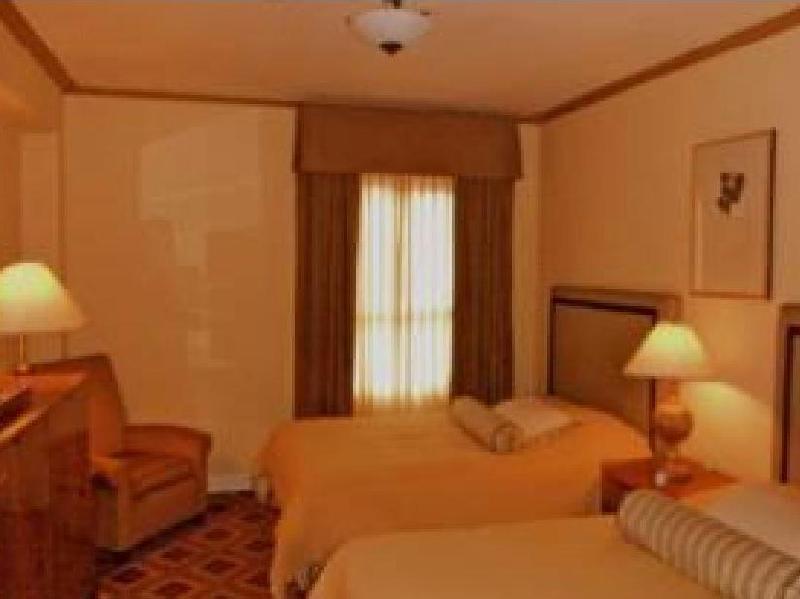 Embassy Hotel - image 4