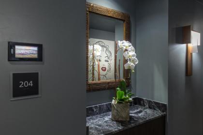 Elan Hotel - image 2