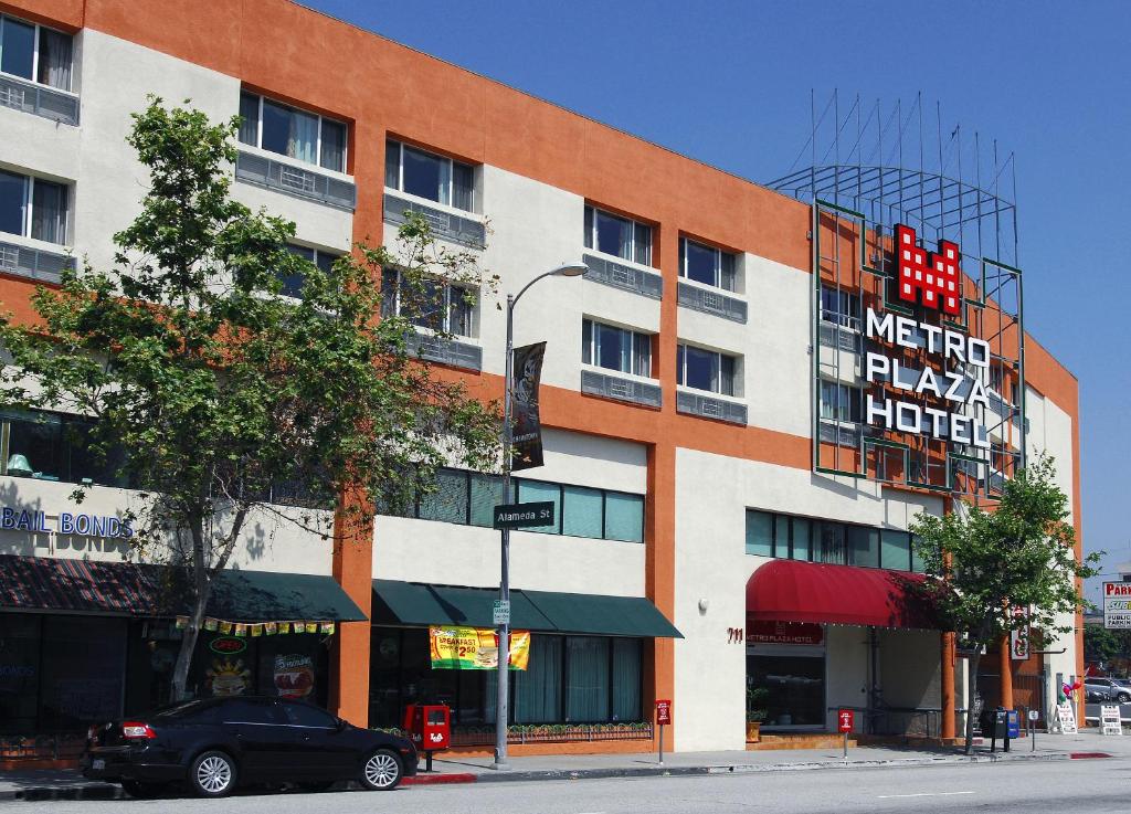 Metro Plaza Hotel - main image