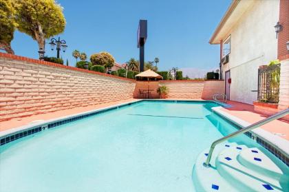 Ramada by Wyndham Pasadena - image 4