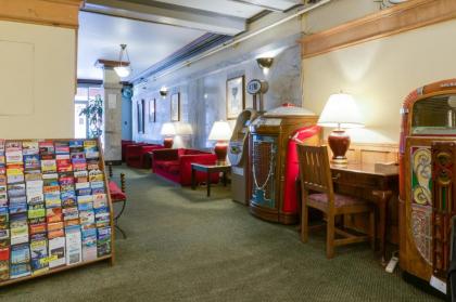 Aida Plaza Hotel - image 3