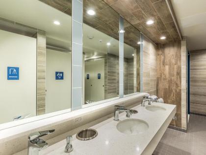 HI Los Angeles - Santa Monica Hostel - image 2