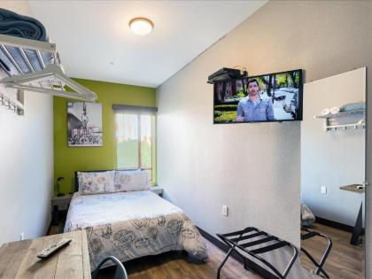 HI Los Angeles - Santa Monica Hostel - image 5
