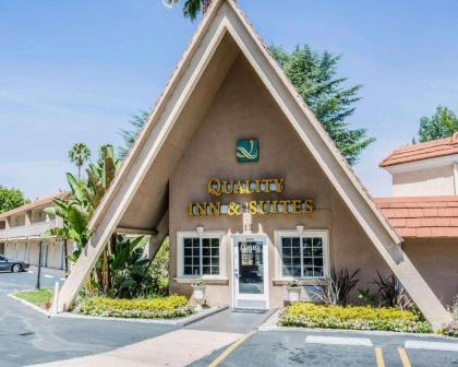 Quality Inn & Suites Thousand Oaks - US101 - image 2
