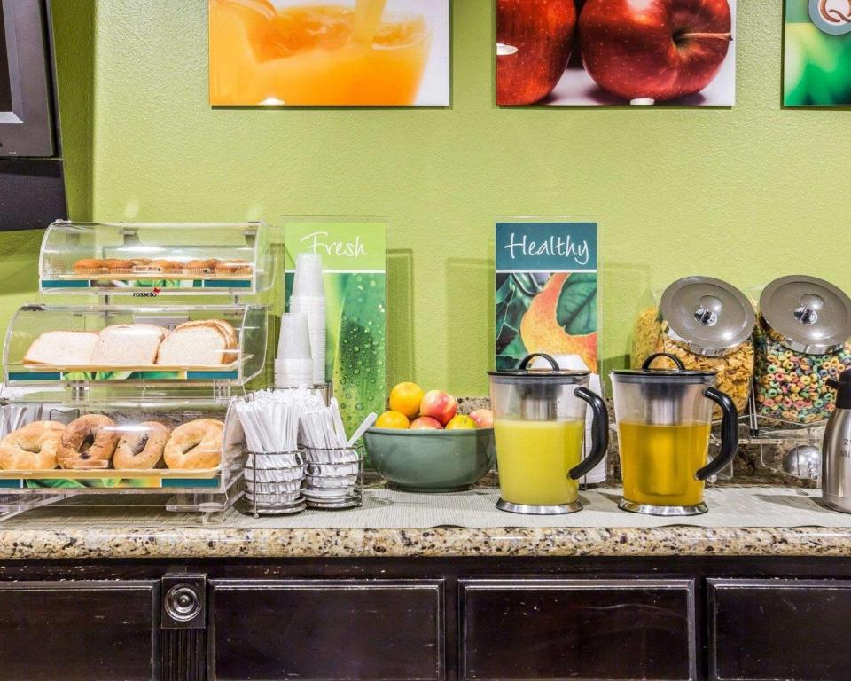 Quality Inn & Suites Thousand Oaks - US101 - image 4