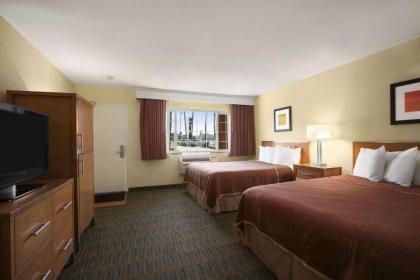 Howard Johnson by Wyndham San Diego Sea World - image 2
