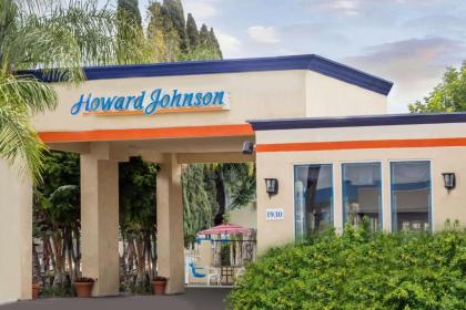 Howard Johnson Inn And Suites