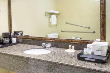 Days Inn by Wyndham San Bernardino/Redlands - image 2