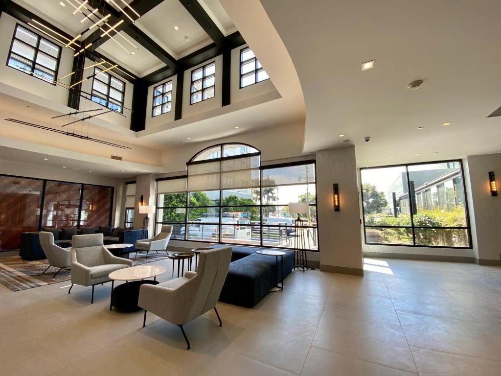 DoubleTree by Hilton San Francisco South Airport Blvd - image 4
