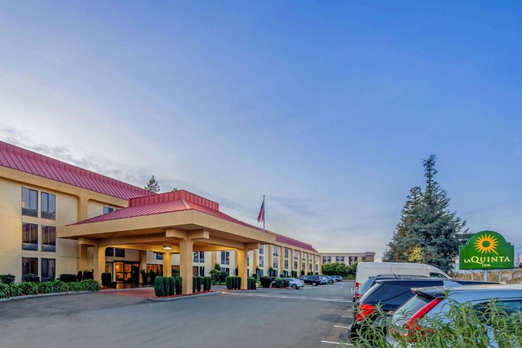La Quinta by Wyndham Oakland Airport Coliseum - main image