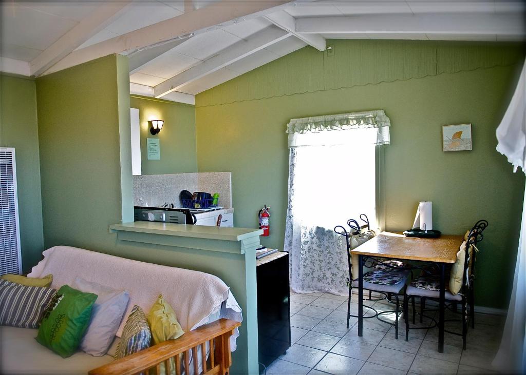 Harmony Motel - image 2