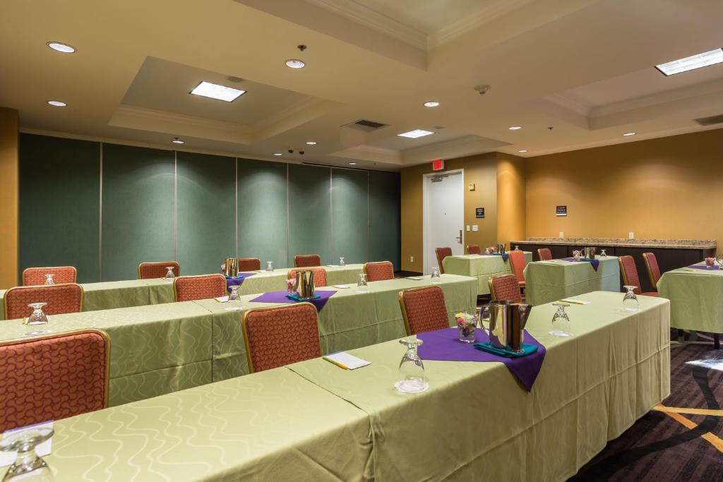 Hilton Garden Inn San Mateo - image 3
