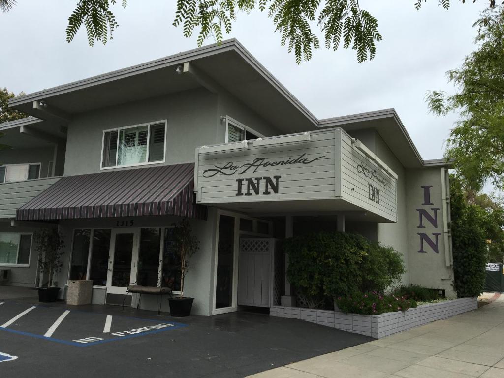La Avenida Inn - main image