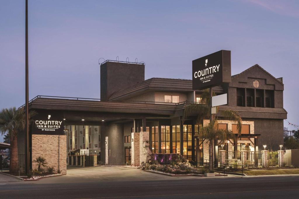 Country Inn & Suites by Radisson Bakersfield CA - main image