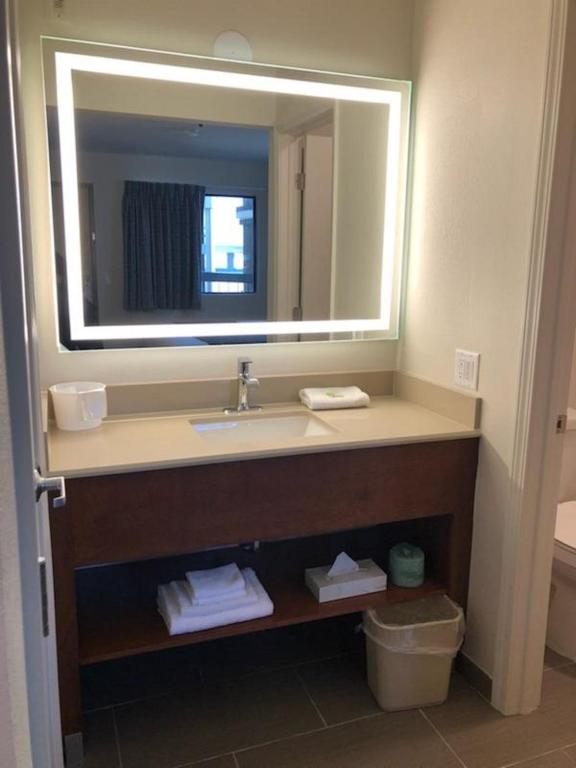 Good Nite Inn Fremont - image 4