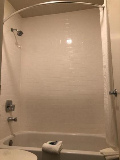 Good Nite Inn Fremont - image 5