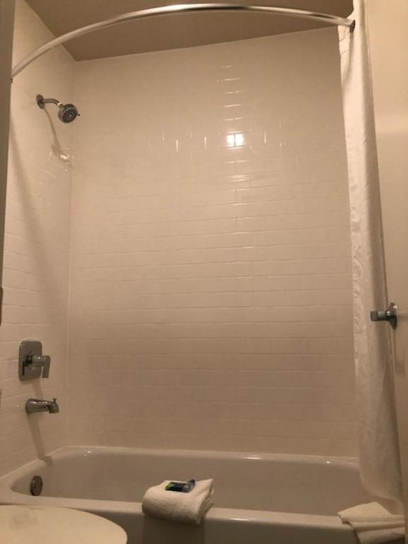Good Nite Inn Fremont - image 5