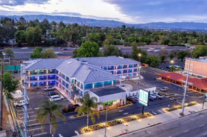 818 Hotel + Pool Ascend Hotel Collection by Choice California